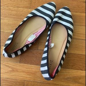 Flat Stripped Dress Shoes